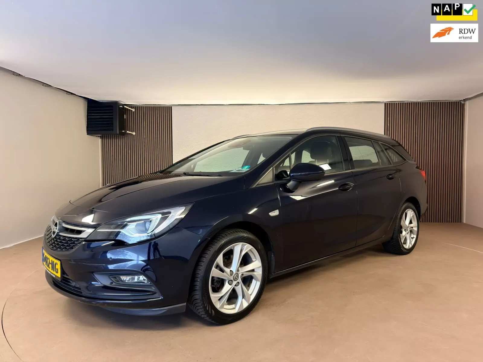 Opel Astra (2019) — foto 1