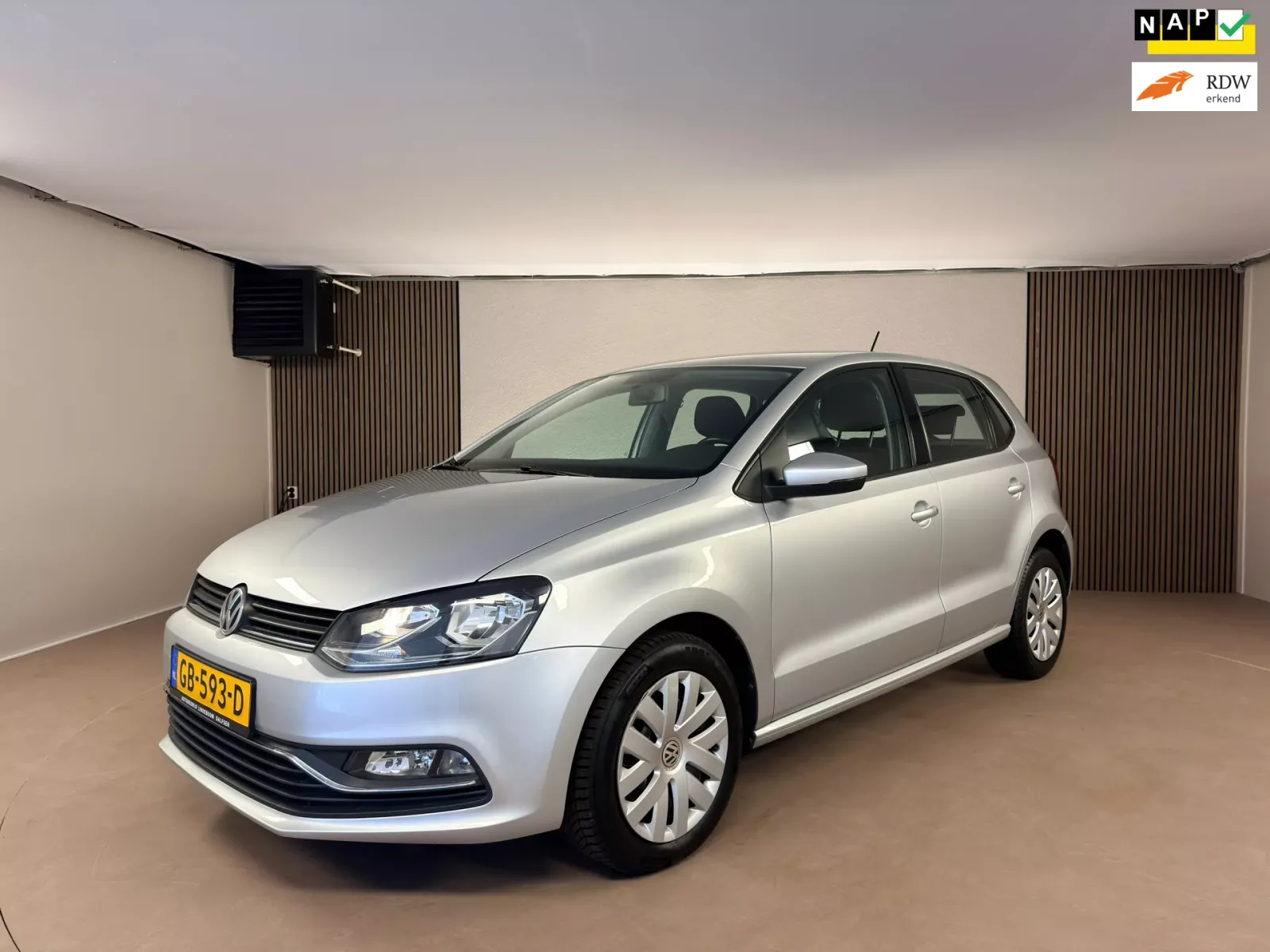 Volkswagen Polo (2015) — foto 1