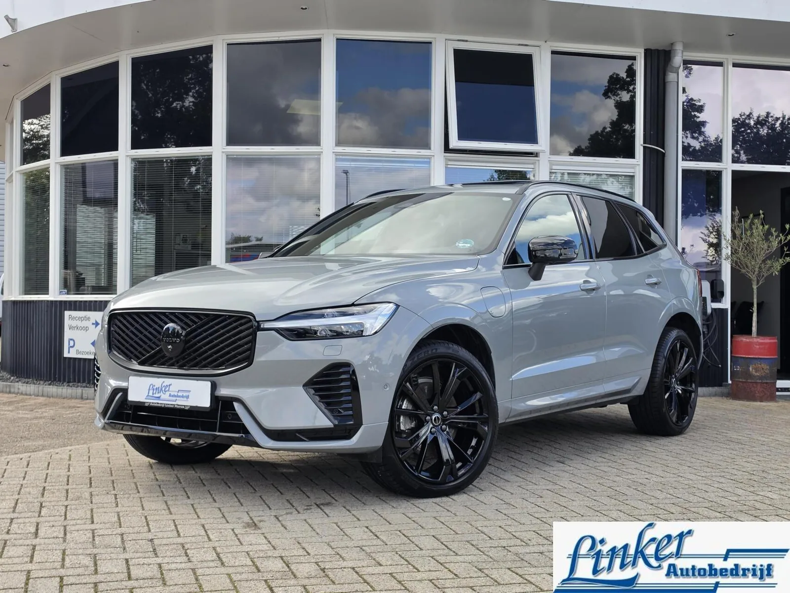 Volvo XC60 (2025) — foto 1