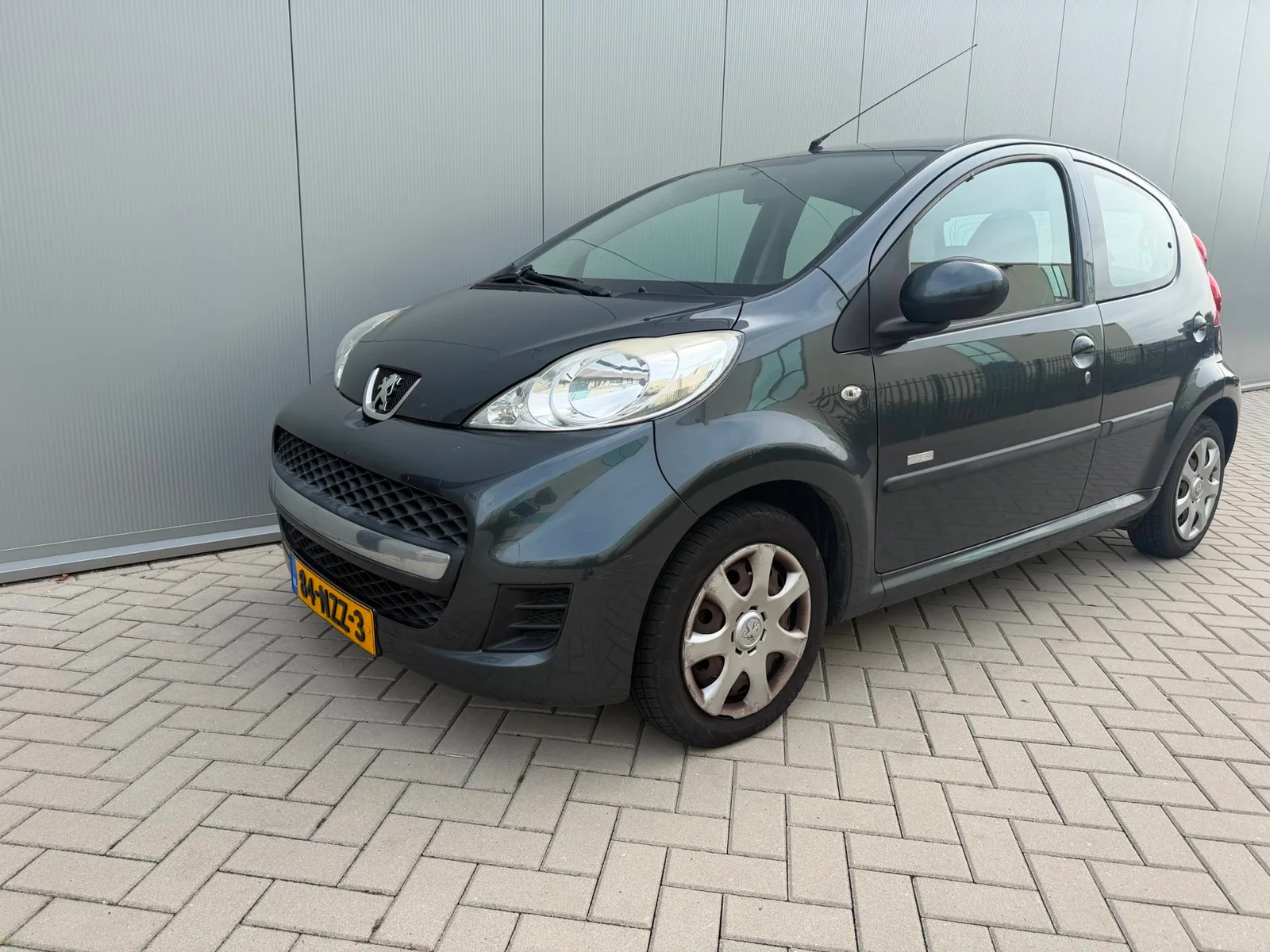 Peugeot 107 (2010) — foto 1