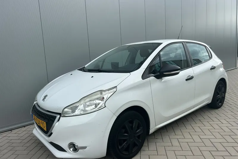 Peugeot 208 (2014)