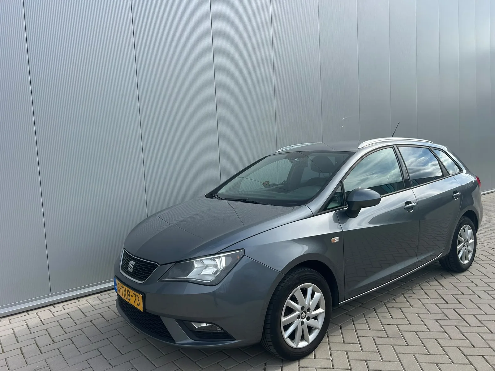 SEAT Ibiza (2014) — foto 1
