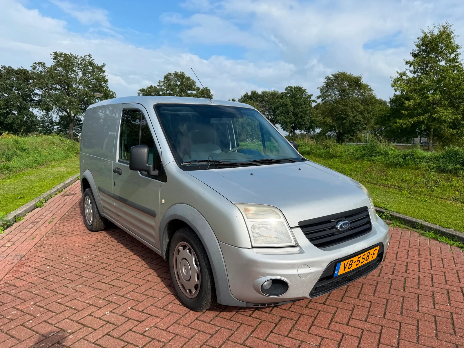 Ford Transit Connect (2013) — foto 1