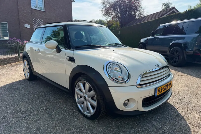 MINI One (2012)