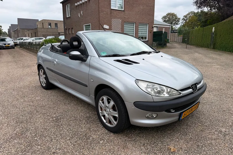 Peugeot 206 (2001)