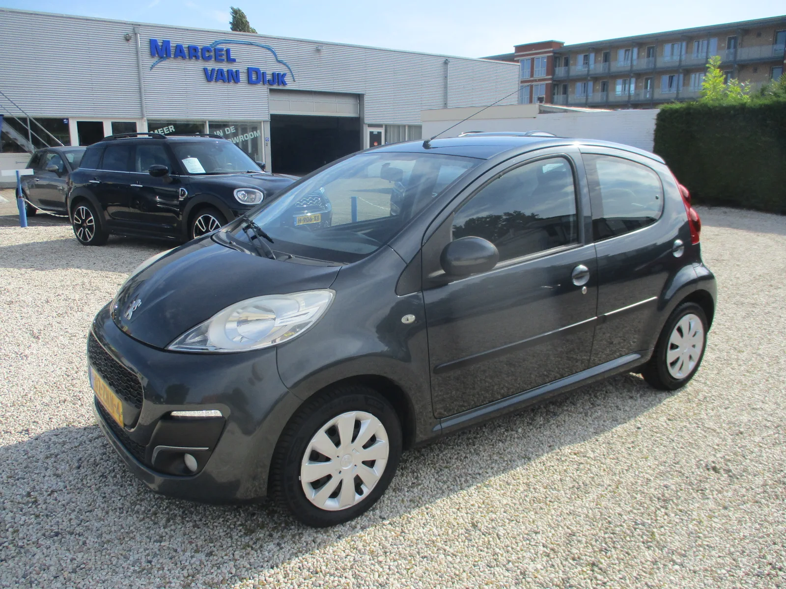 Peugeot 107 (2013) — foto 1