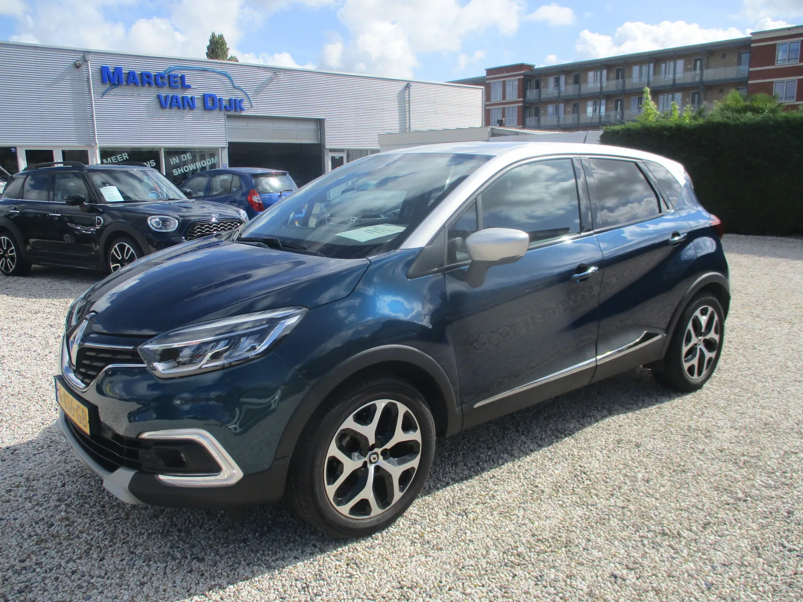 Renault Captur (2019) — foto 1