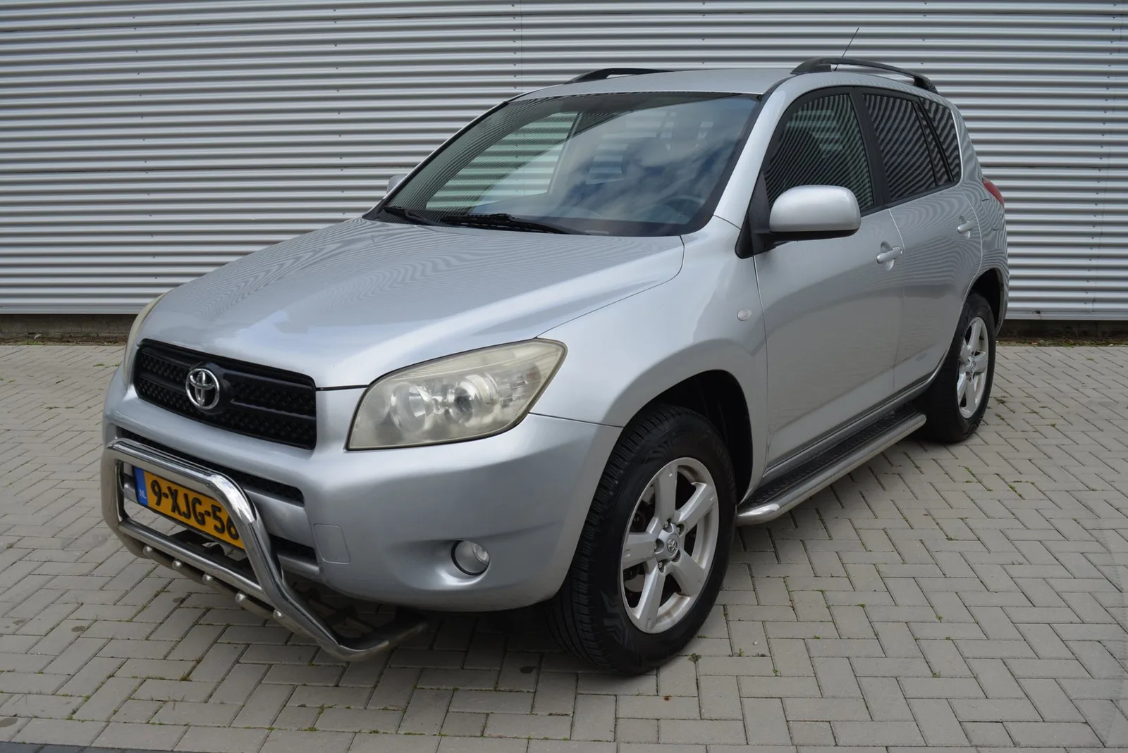 Toyota RAV4 (2006) — foto 1