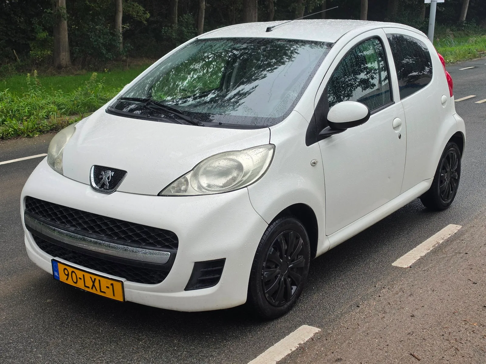 Peugeot 107 (2010) — foto 1