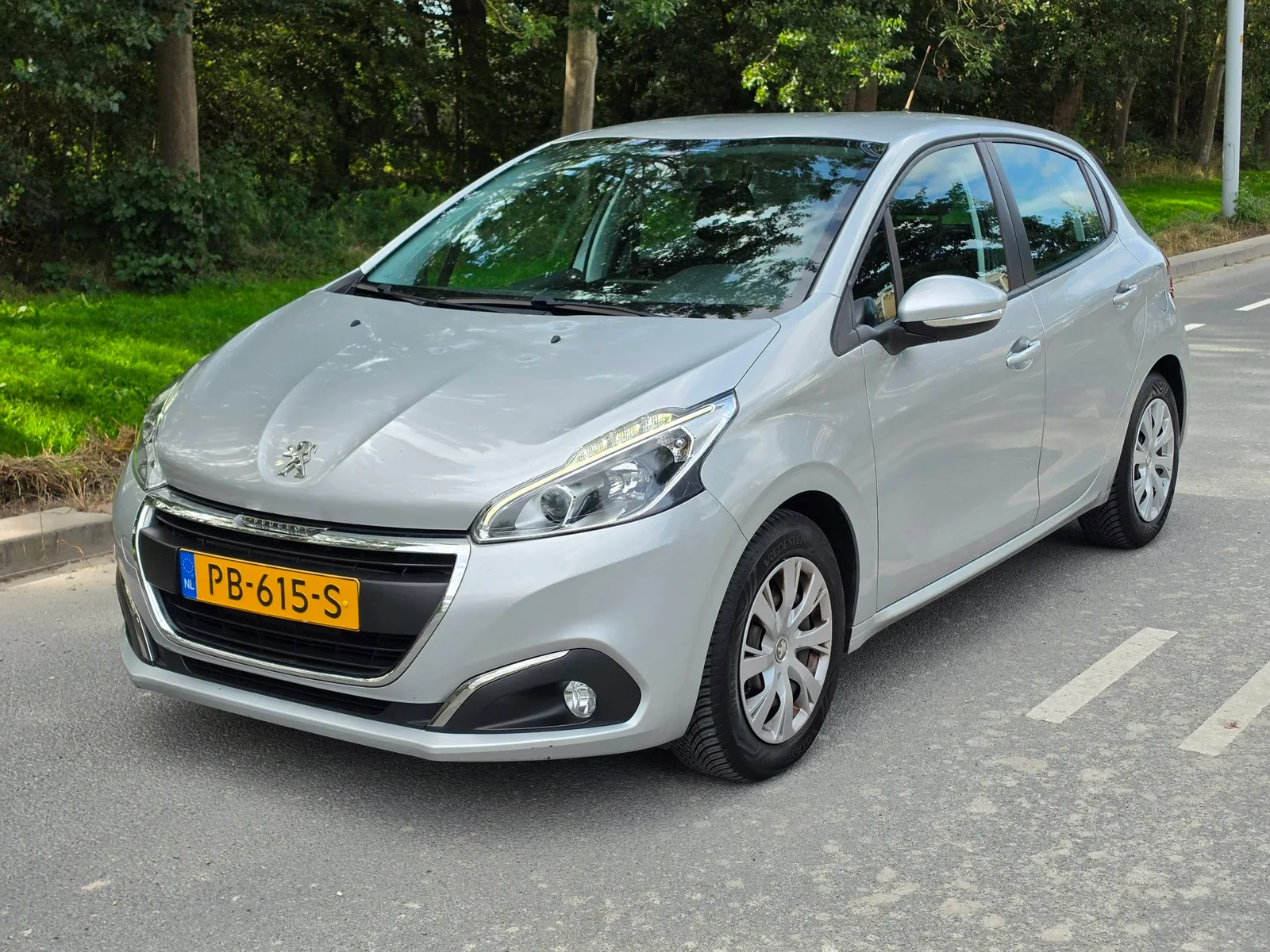 Peugeot 208 (2017) — foto 1