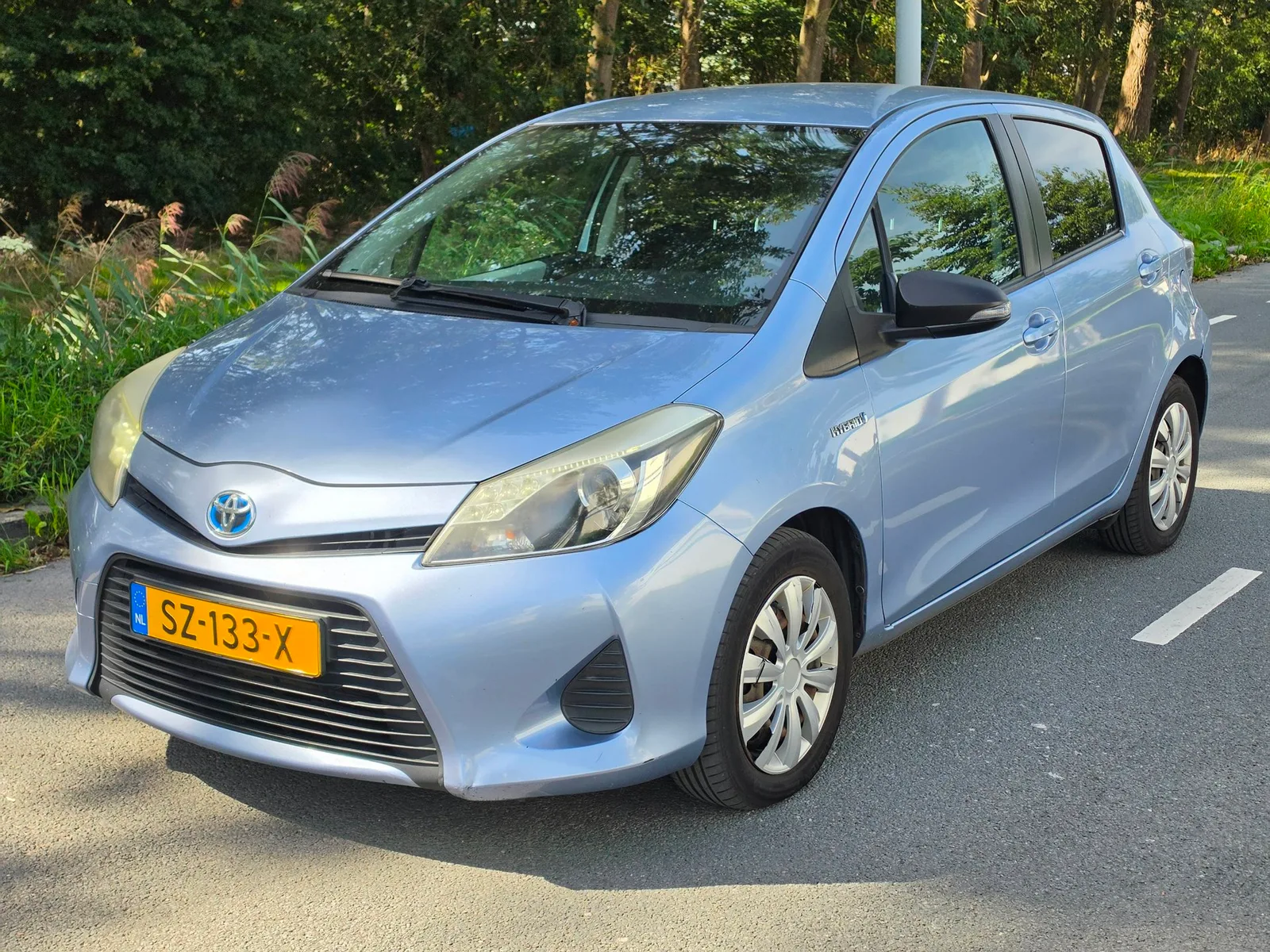 Toyota Yaris (2012) — foto 1