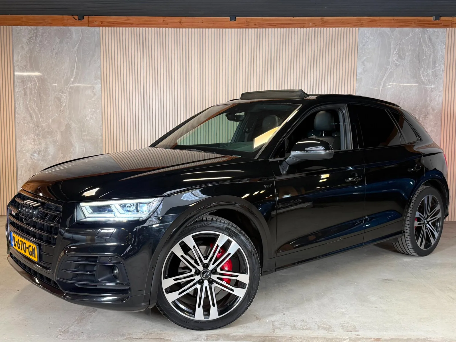 Audi SQ5 (2017) — foto 1