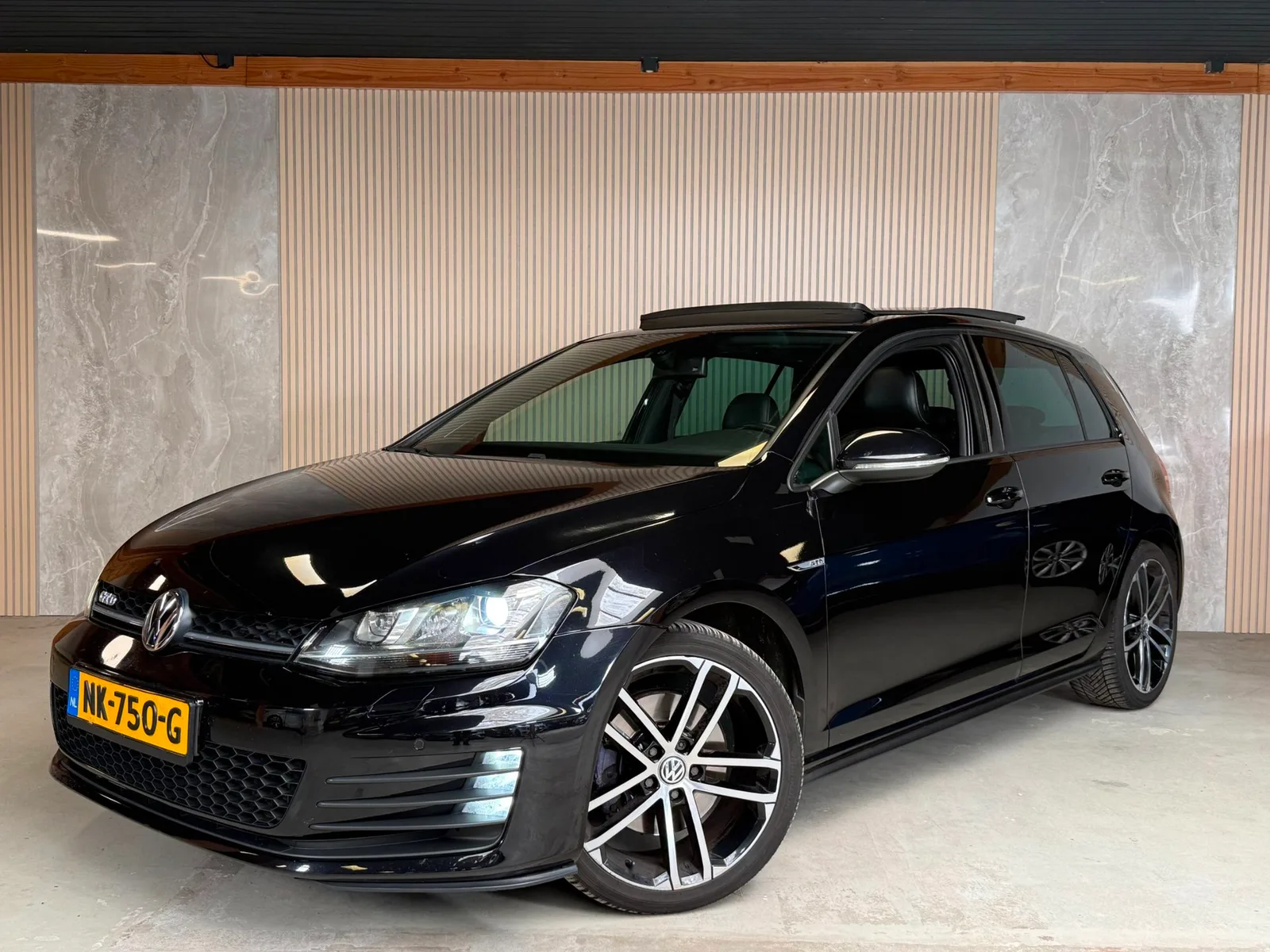 Volkswagen Golf (2013) — foto 1