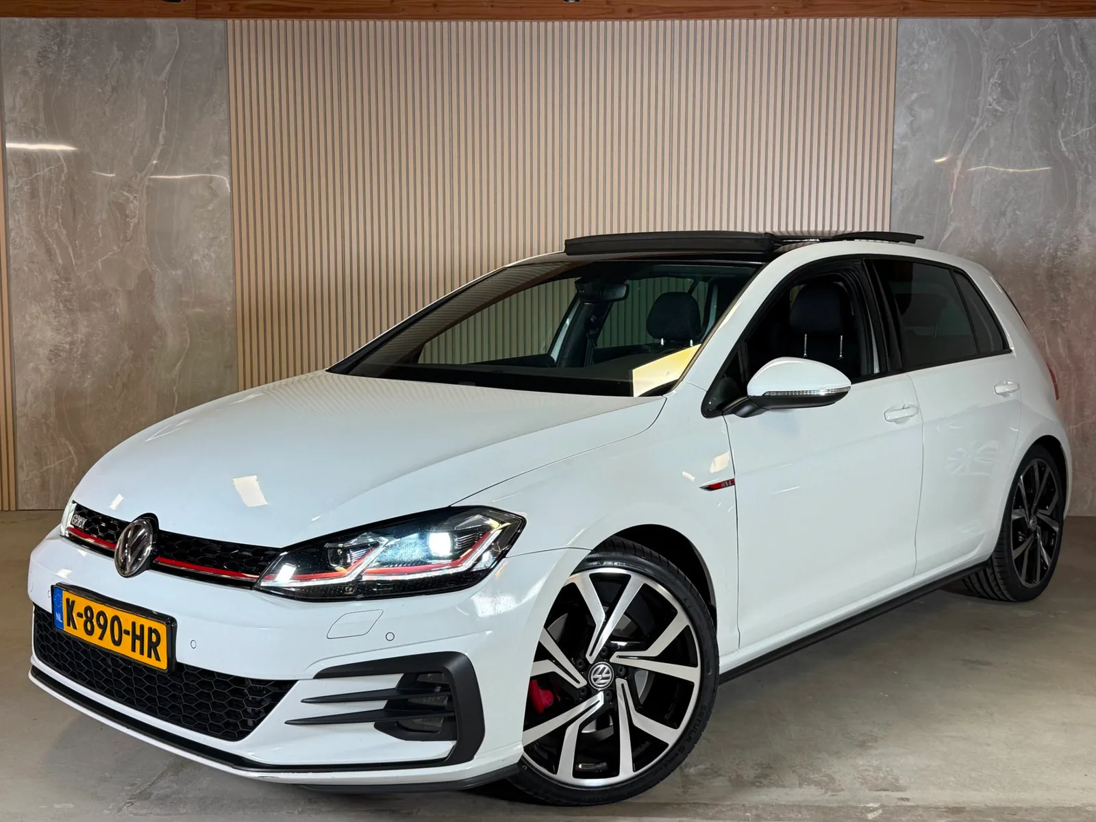 Volkswagen Golf (2017) — foto 1