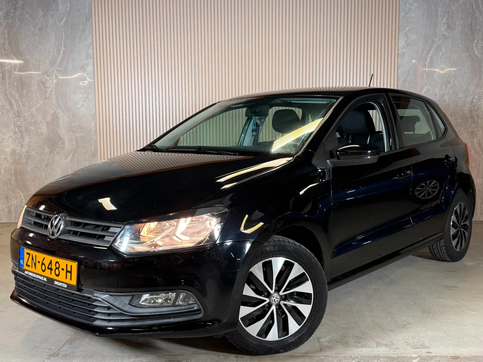 Volkswagen Polo (2015) — foto 1