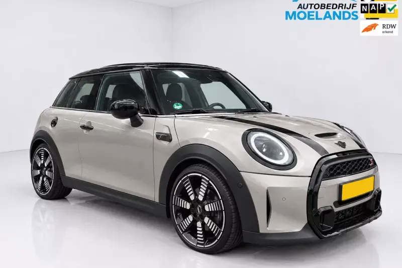 MINI Cooper S (2021)