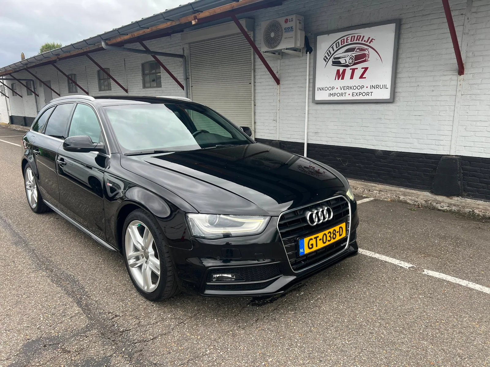 Audi A4 (2015) — foto 1