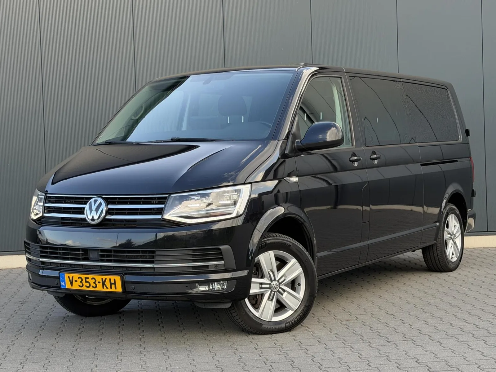 Volkswagen Transporter (2018) — foto 1