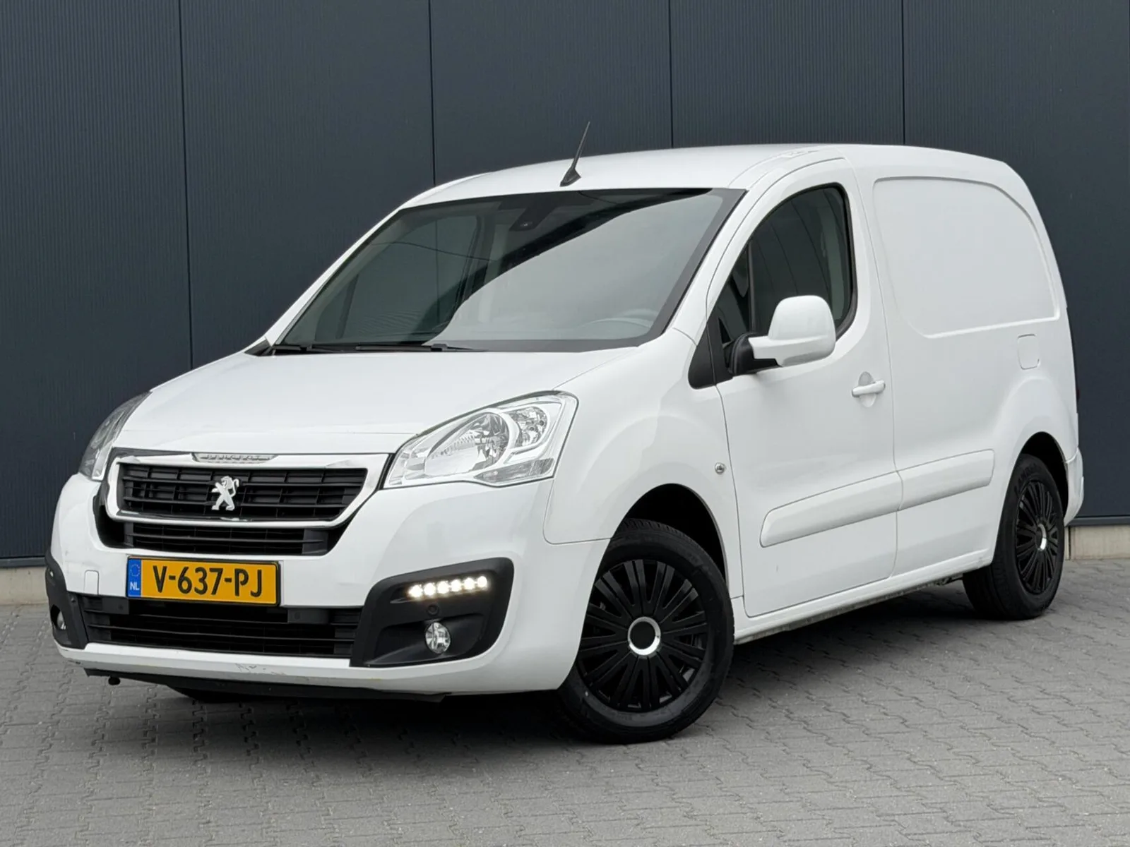Peugeot Partner (2018) — foto 1