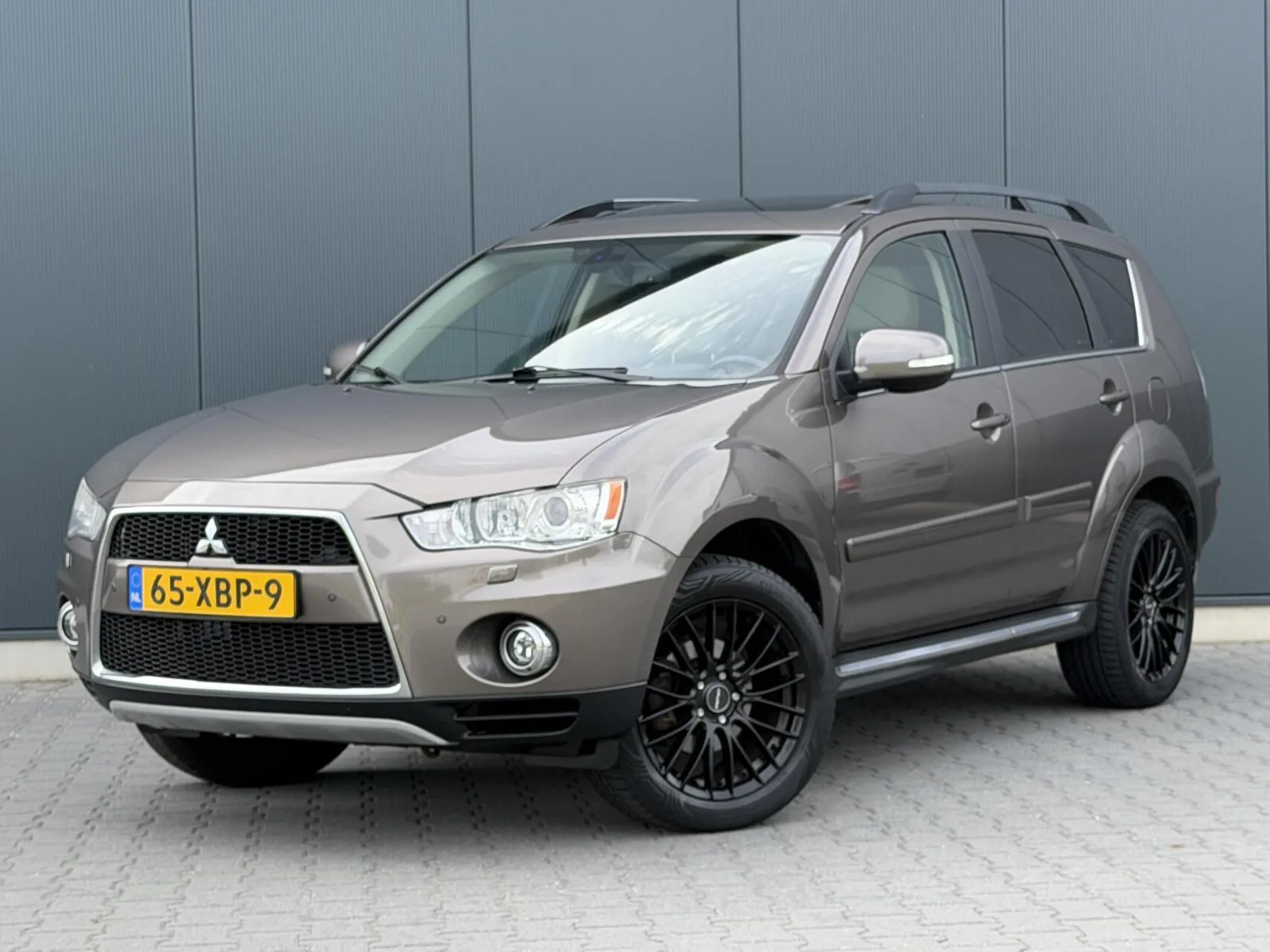 Mitsubishi Outlander (2012) — foto 1