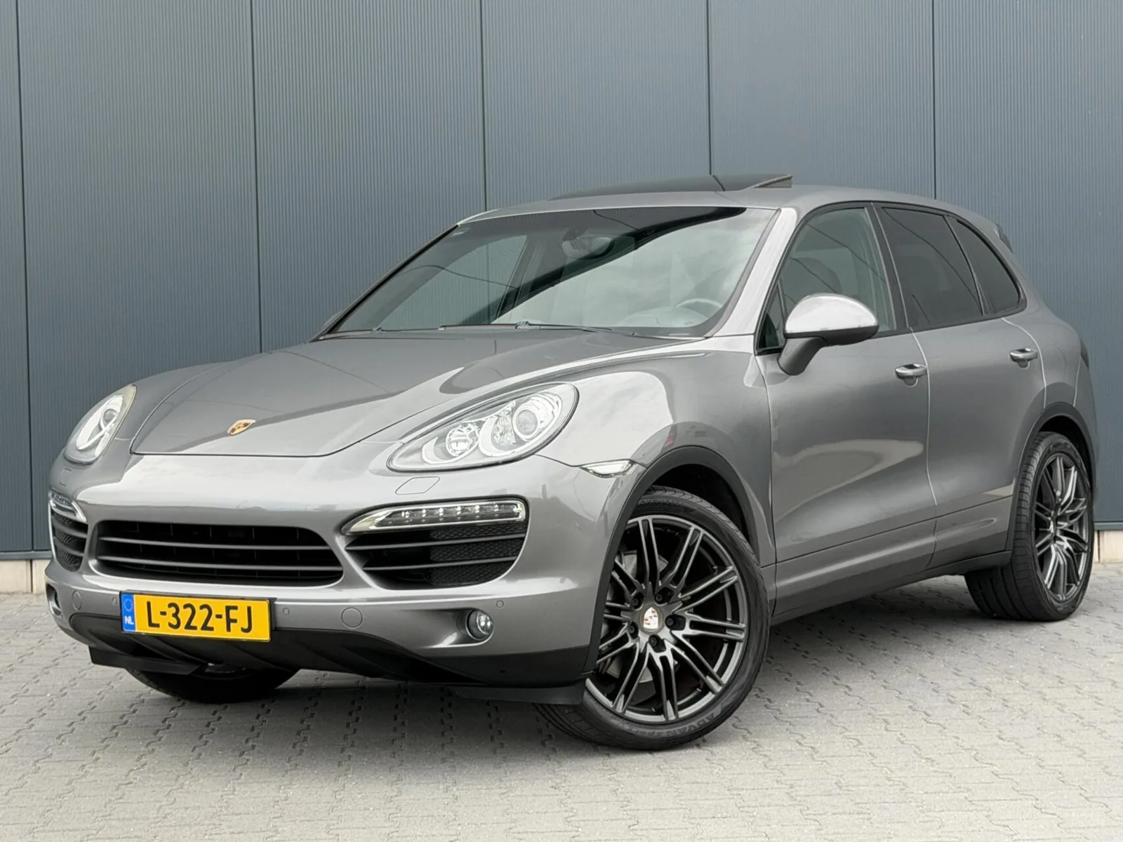Porsche Cayenne (2010) — foto 1