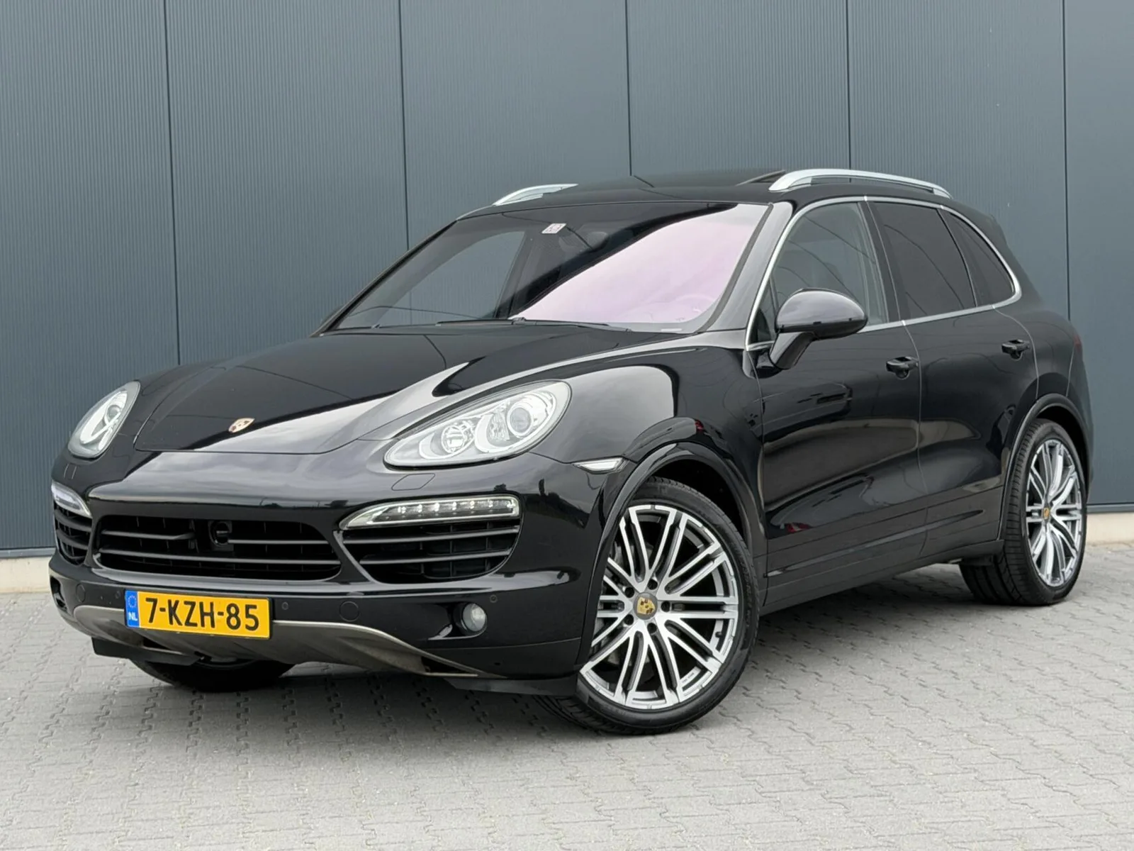 Porsche Cayenne (2010) — foto 1