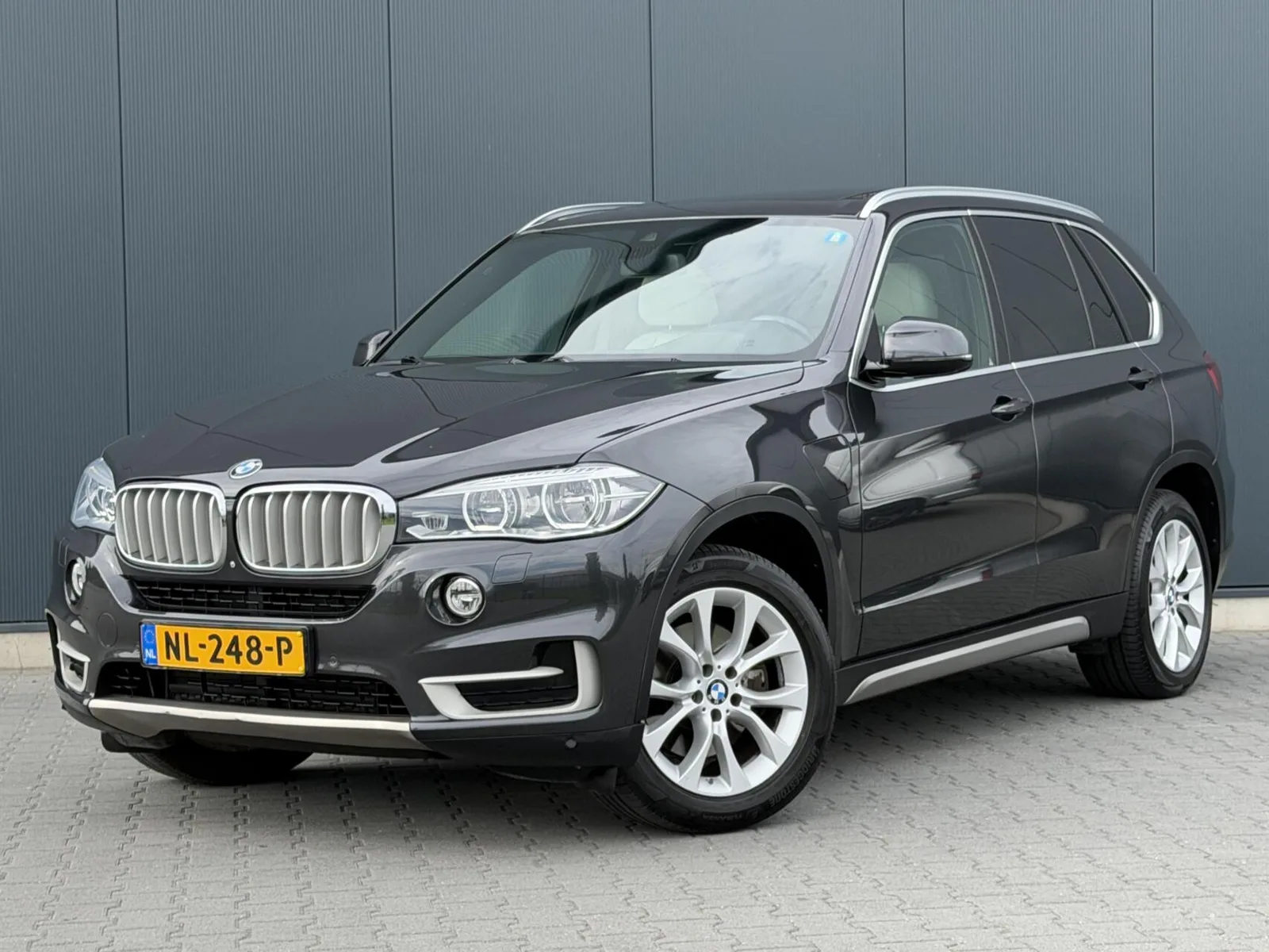 BMW X5 (2015) — foto 1