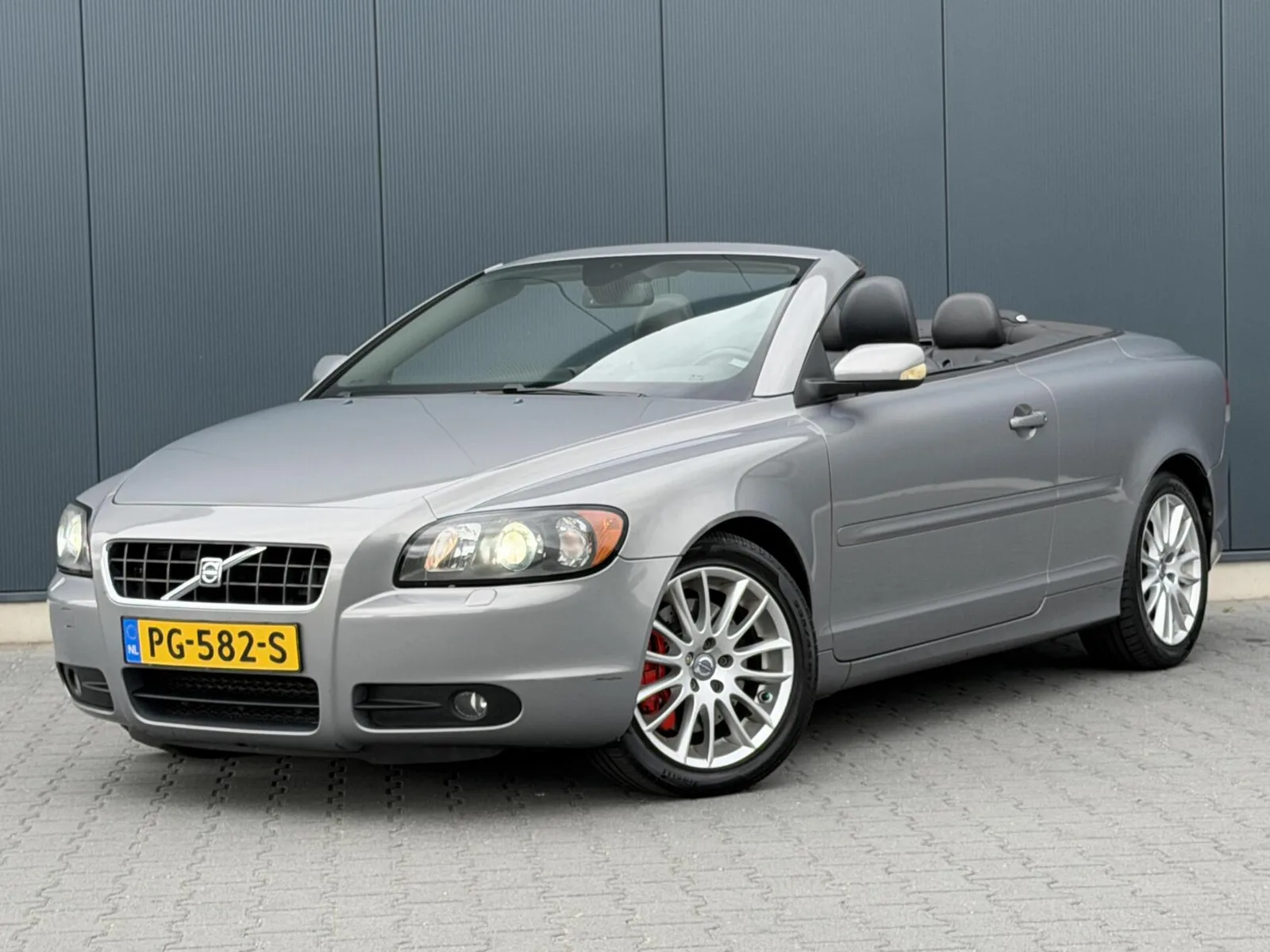 Volvo C70 (2007) — foto 1