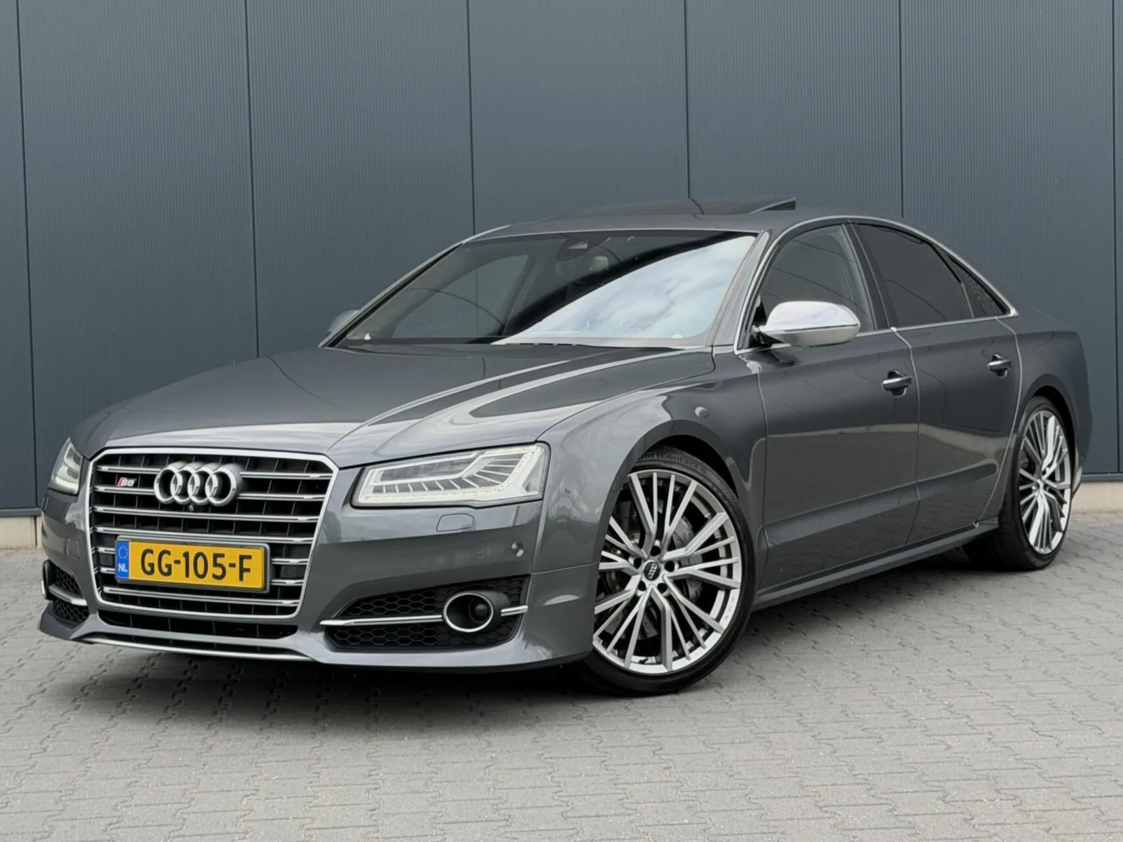 Audi S8 (2014) — foto 1
