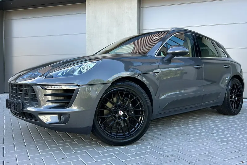 Porsche Macan (2015)