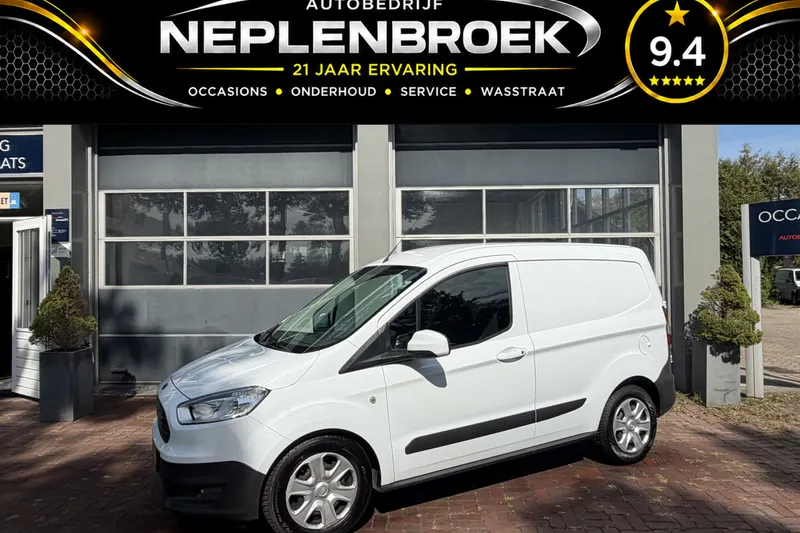 Ford Transit Courier (2017)