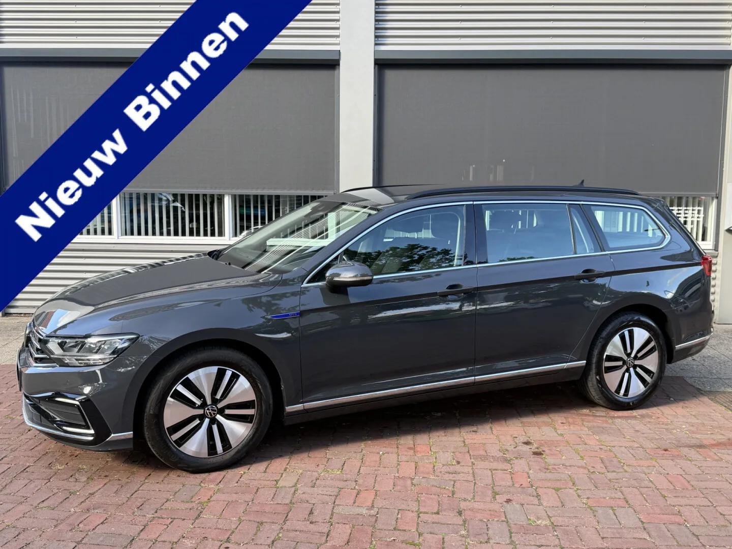 Volkswagen Passat (2021) — foto 1