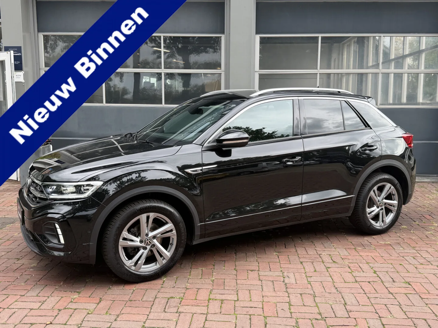 Volkswagen T-Roc (2025) — foto 1