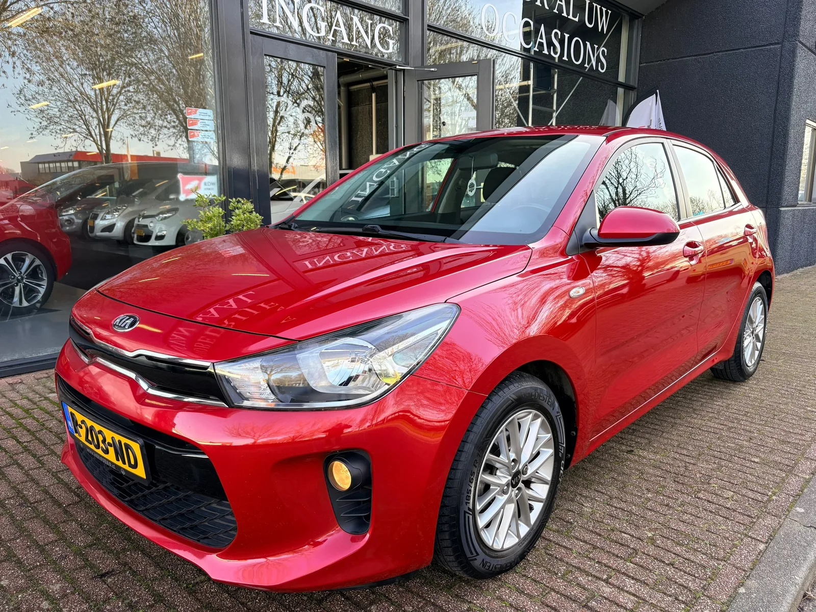Kia Rio (2017) — foto 1