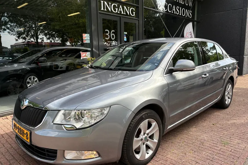 Škoda Superb (2011)