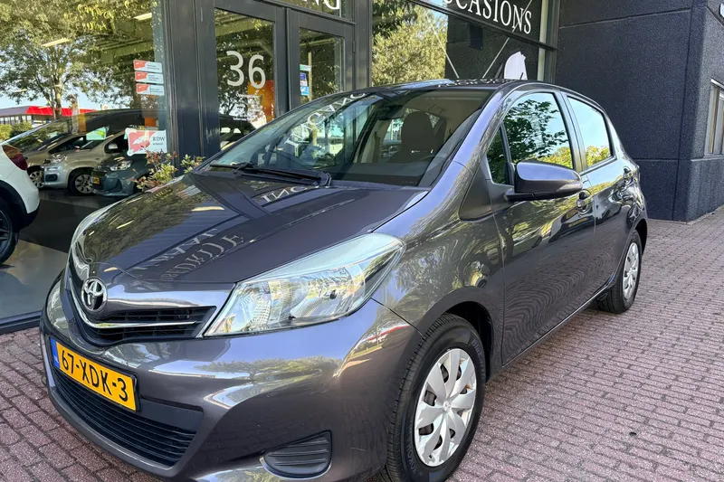 Toyota Yaris (2012)