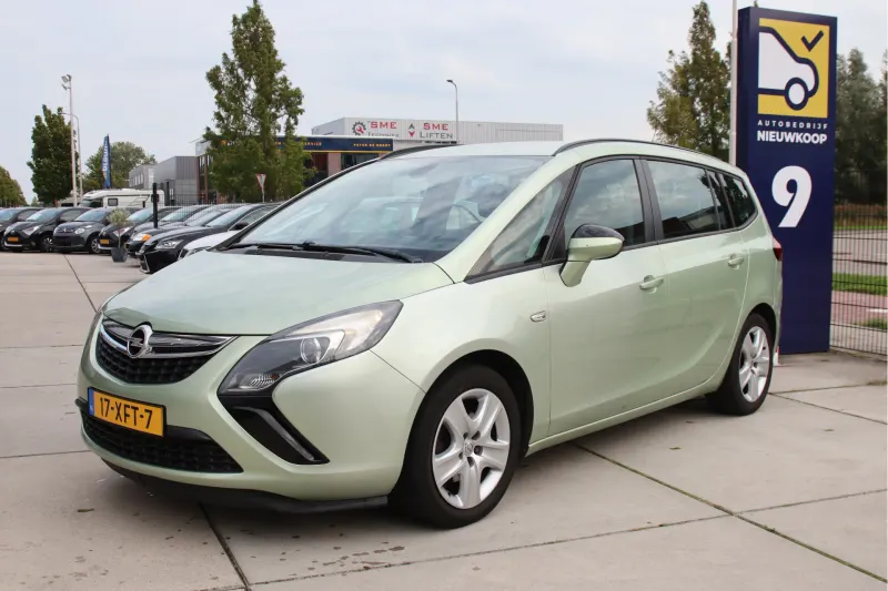 Opel Zafira Tourer (2012)