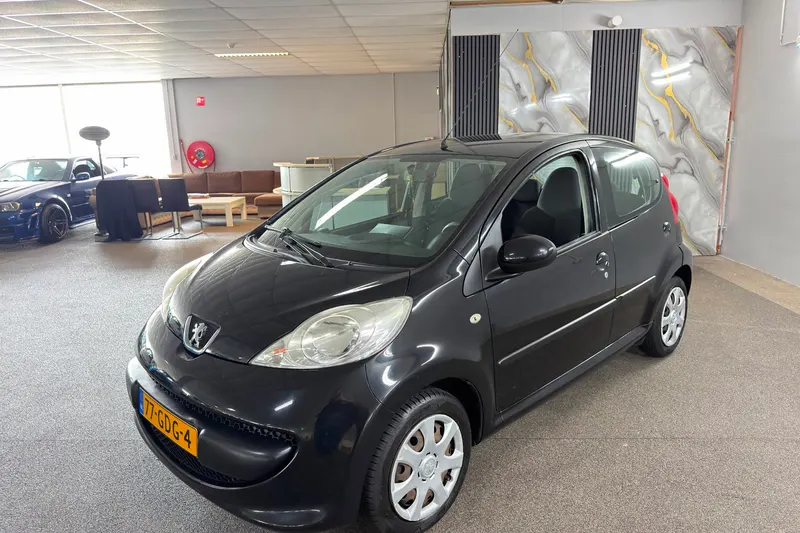 Peugeot 107 (2008)