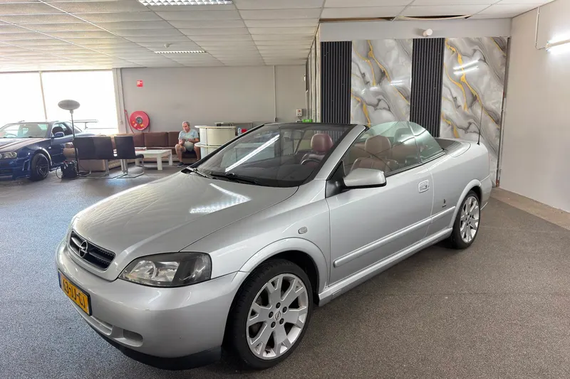Opel Astra (2002)