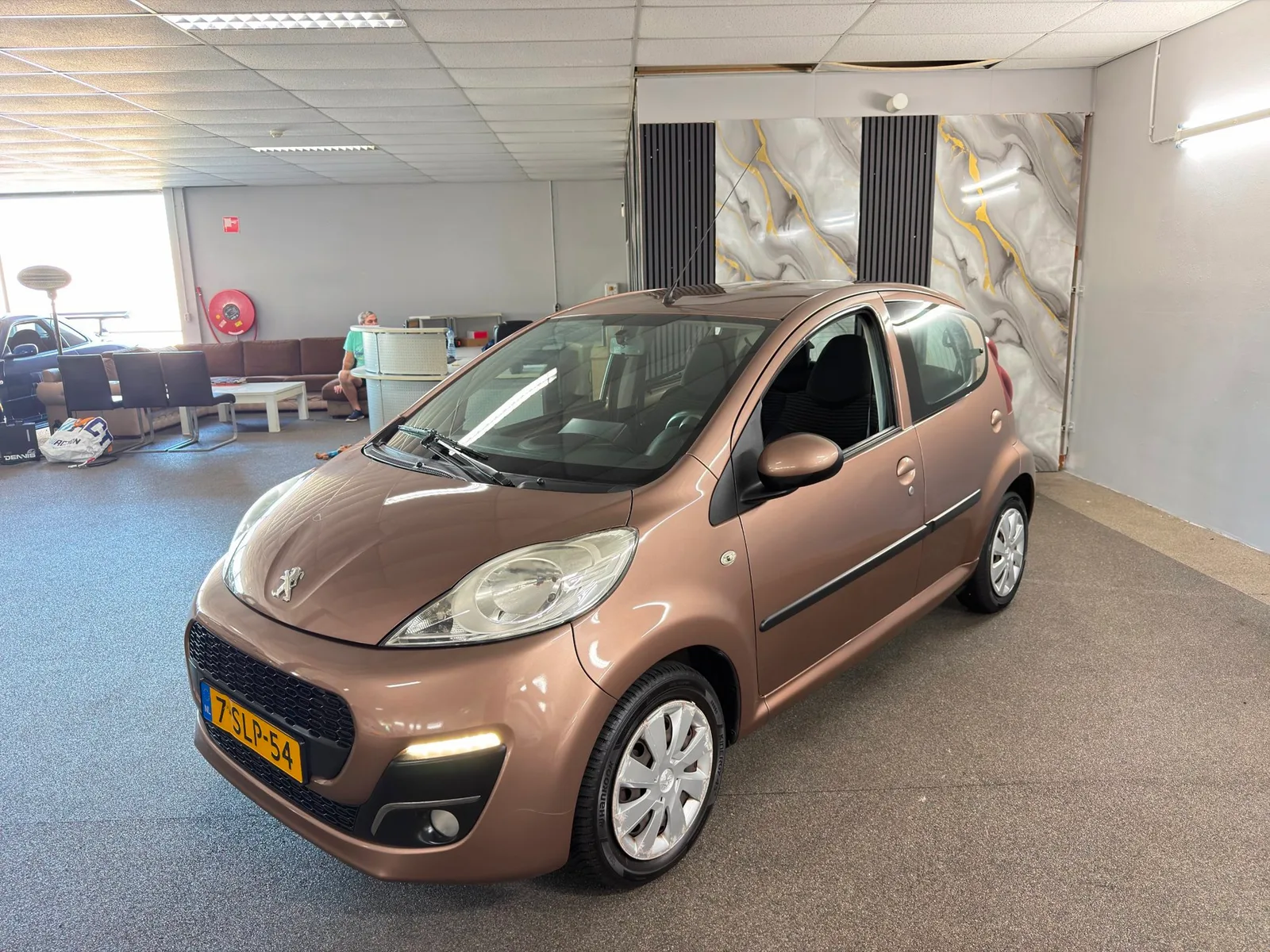 Peugeot 107 (2013) — foto 1