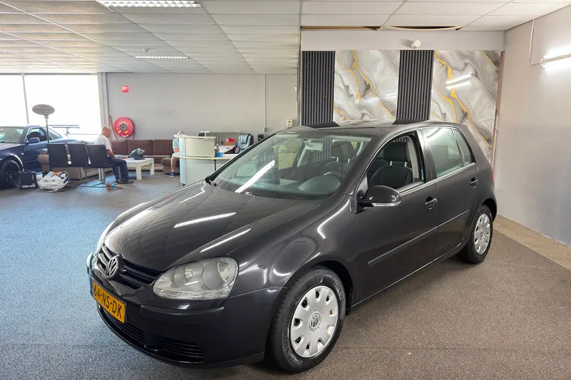 Volkswagen Golf (2004)