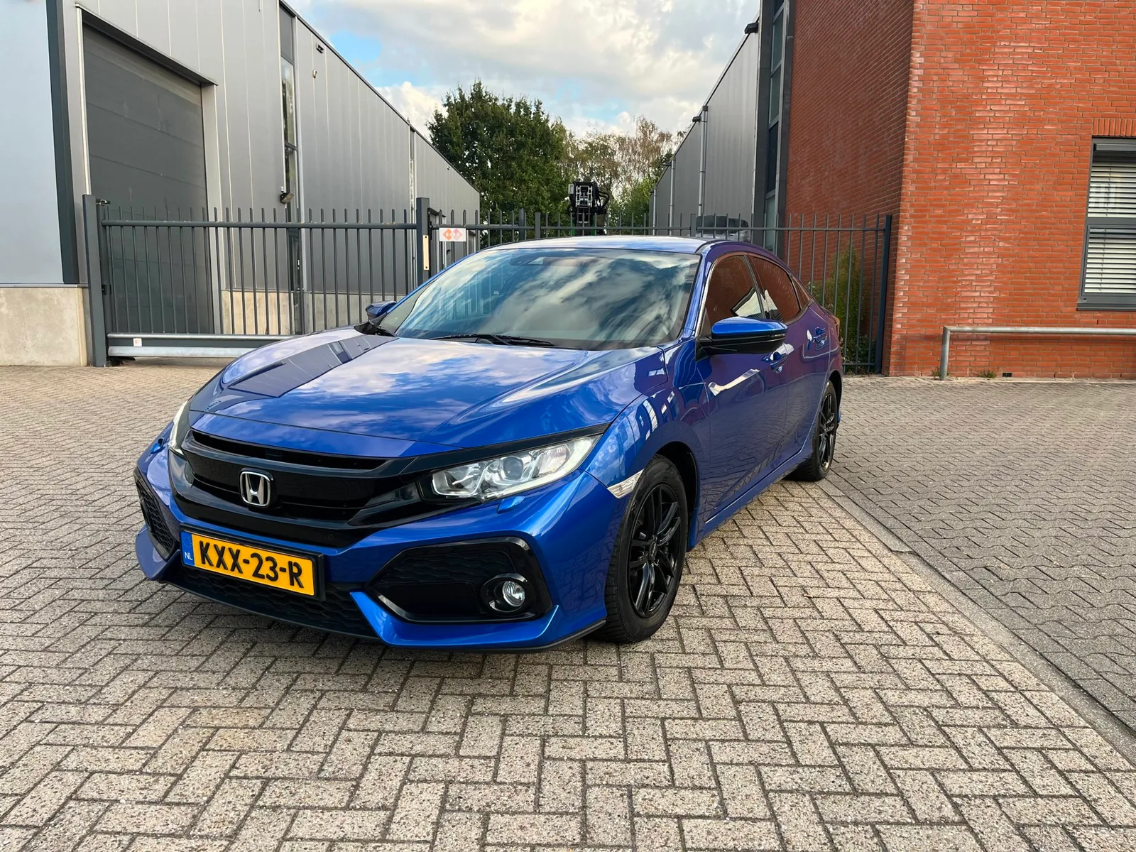 Honda Civic (2018) — foto 1