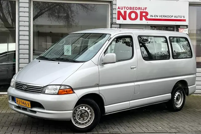 Toyota HiAce (2005)
