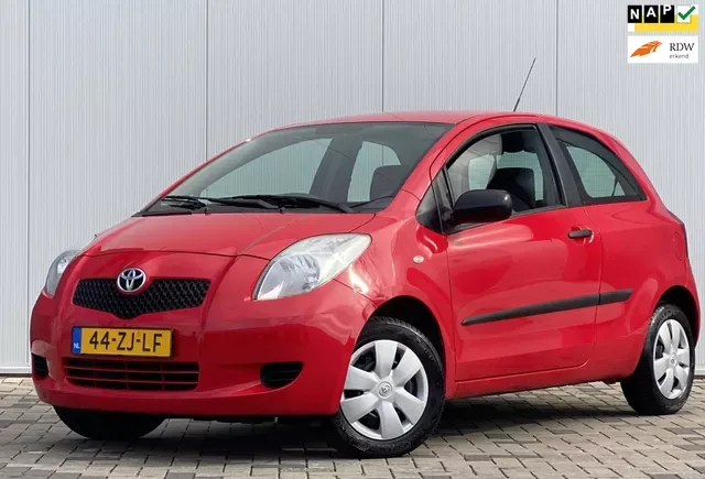 Toyota Yaris (2008) — foto 1