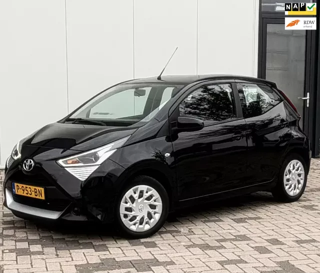 Toyota Aygo (2022) — foto 1