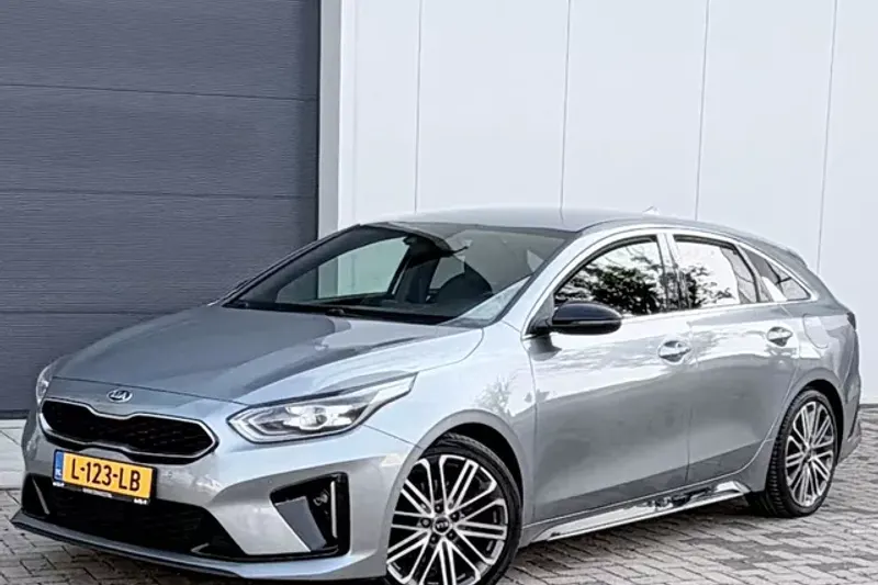 Kia ProCeed (2021)