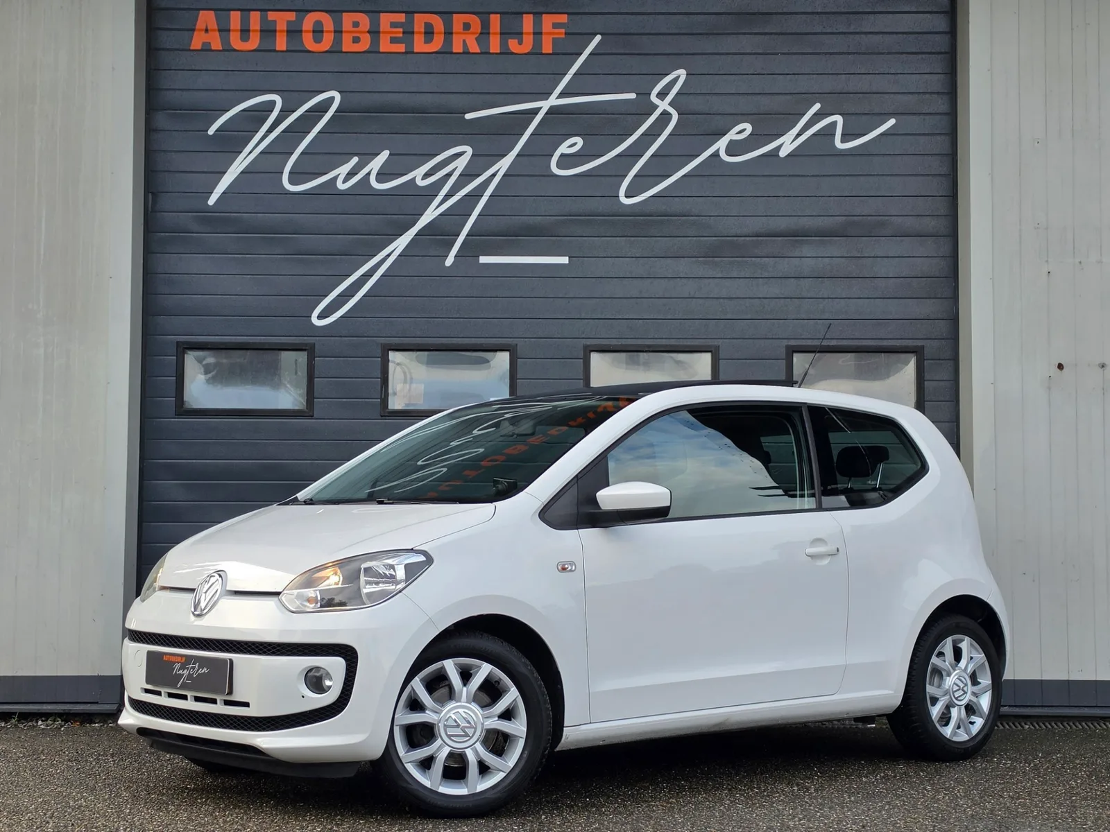 Volkswagen Up! (2012) — foto 1