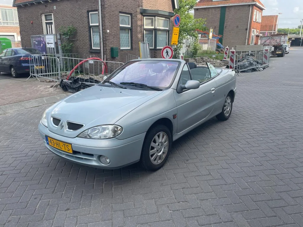 Renault Mégane (2001) — foto 1