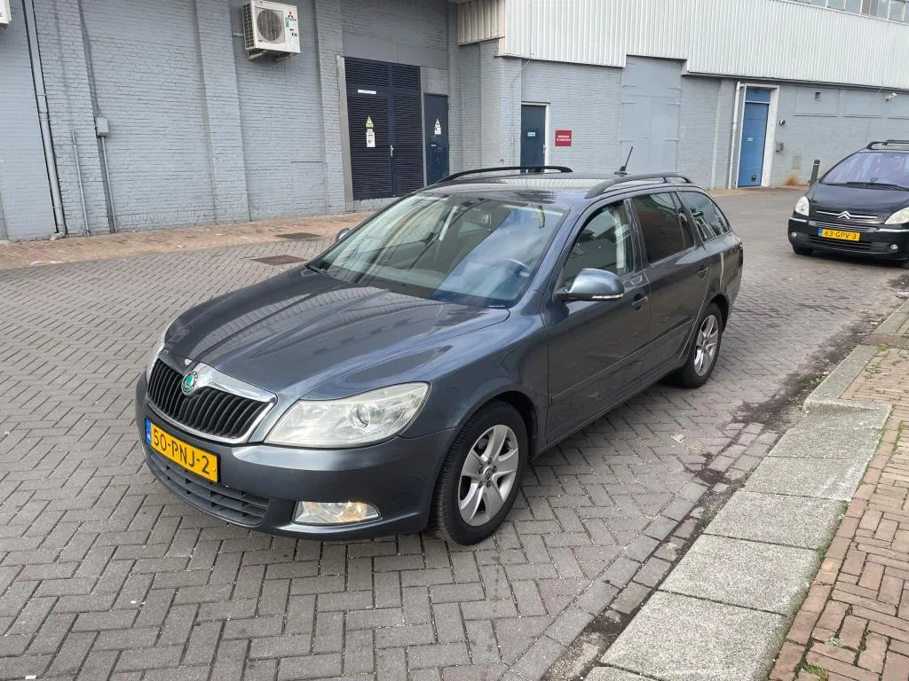Škoda Octavia (2011) — foto 1
