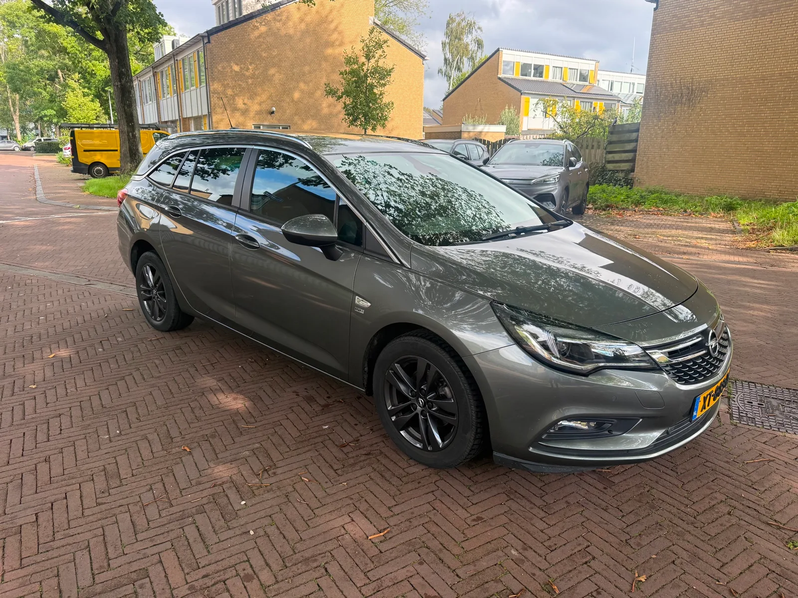 Opel Astra (2019) — foto 1